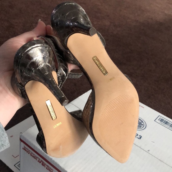 ⭕️ PRICE FIRM Louise et Cie Size 6.5 Gunmetal Snakeskin Olivia Heels - Picture 5 of 5